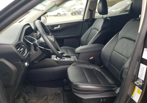 Ford Kuga cena 56100 przebieg: 93664, rok produkcji 2020 z Młynary małe 56